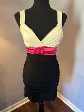 Taboo Women Colorblock Ruched Dress with Pink Waistband Size Small